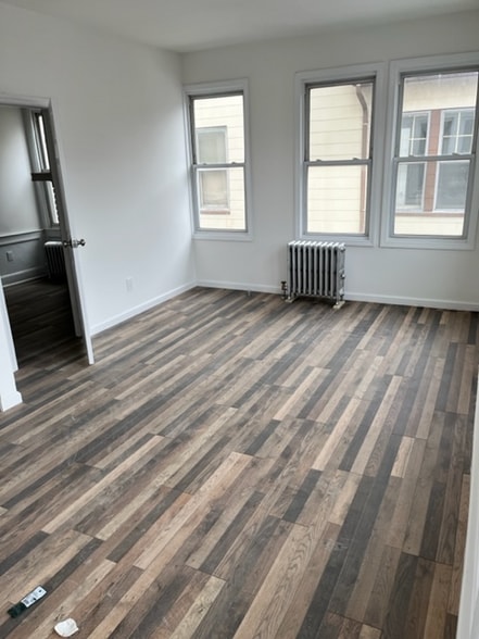 Building Photo - 442 N Grove St