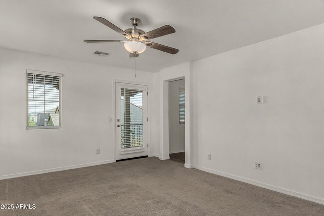 Building Photo - 15142 W Sherman St