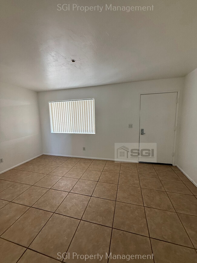 Building Photo - 12123 W Bell Rd