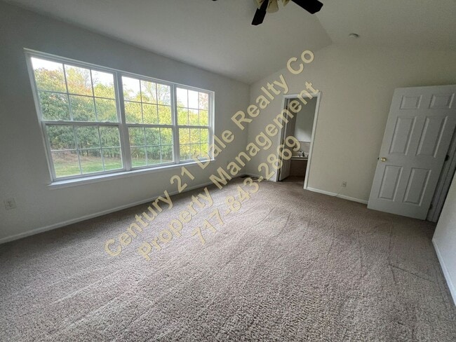 Building Photo - Beautiful 3 BR, 2.5 Bath home in Woodcrest Hills Condo located in Central York School District