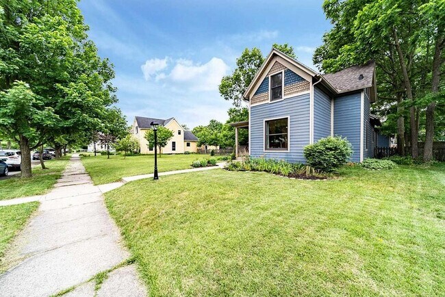 Building Photo - 615 Cottage Grove Ave