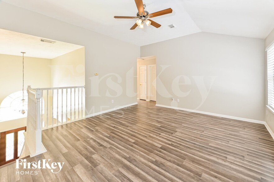 Building Photo - 2614 Spring Bend Dr