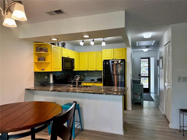 Building Photo - 3031 Quail Hollow St