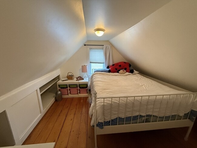 Building Photo - 1 Carlton St