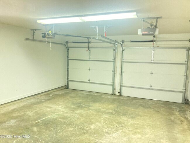 Building Photo - 8 Sand Dollar Dr