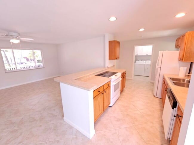 Building Photo - 355 Franklin Rd