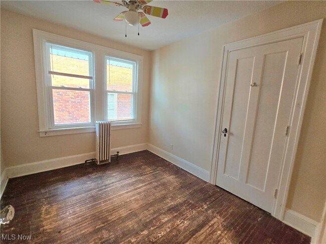 Building Photo - 1617 Maple Ave