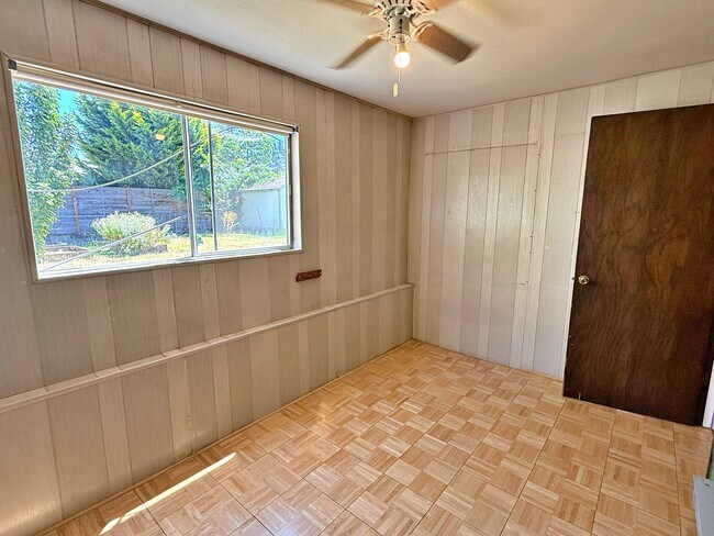 Building Photo - 2746 SE 73rd Ave