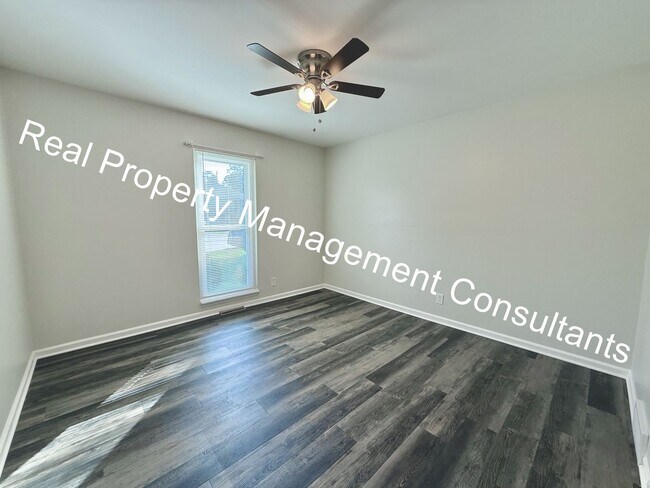 Building Photo - 3 Bedroom 2 Bath Overland Park Duplex Now Available!
