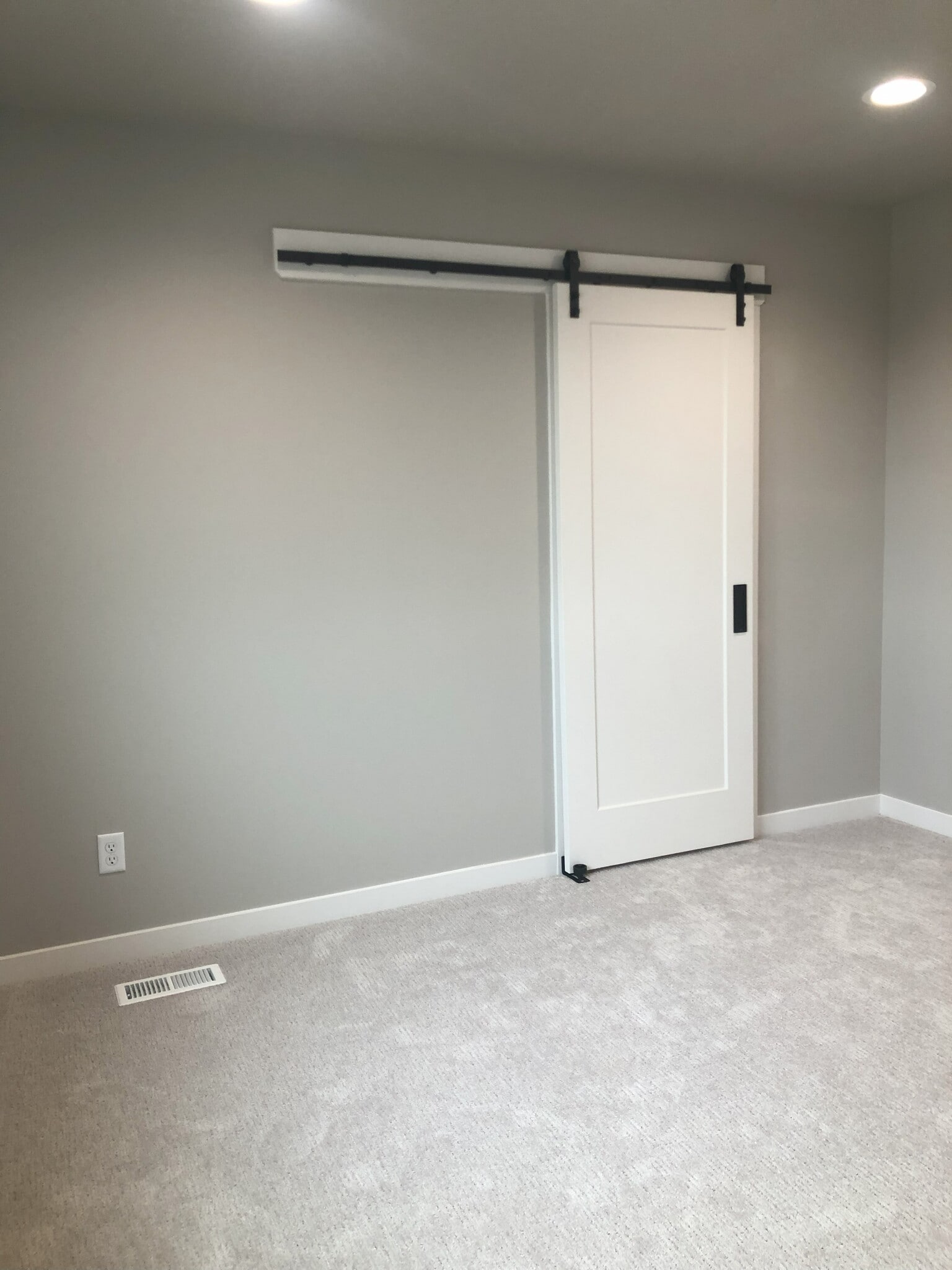 Building Photo - 528 Oxford Ave