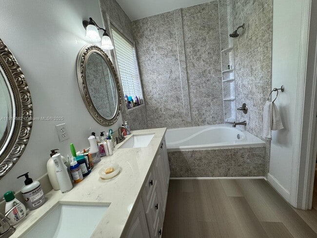 Building Photo - 8061 SW 119th Ct