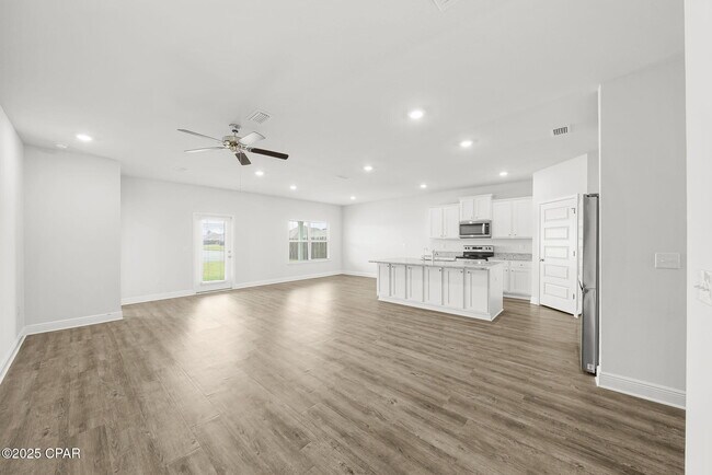 Building Photo - 464 Eagle Lake Wy