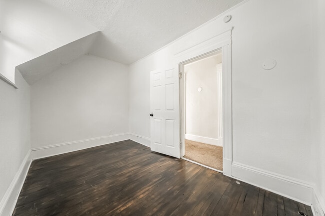 Building Photo - 1453 W 101st St