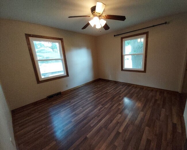 Building Photo - Charming 3-Bedroom Home Near Downtown Stillwater!