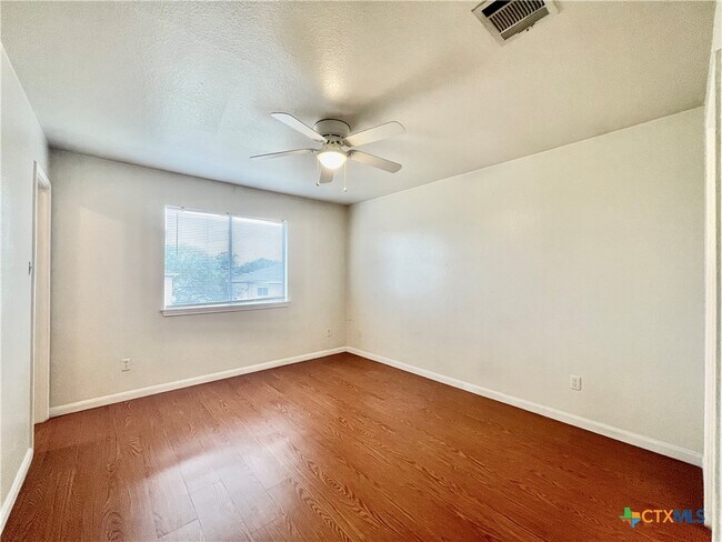 Building Photo - 856 Sagewood Trail