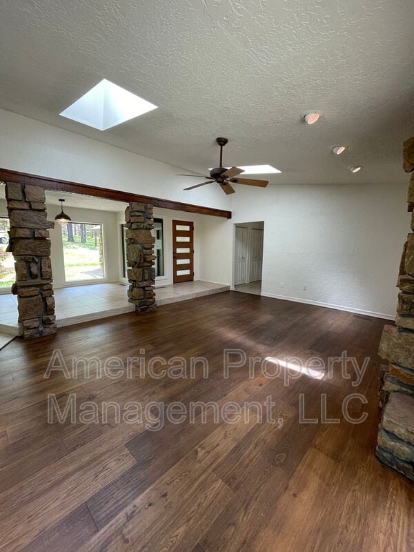 Building Photo - 3711 E 108th St