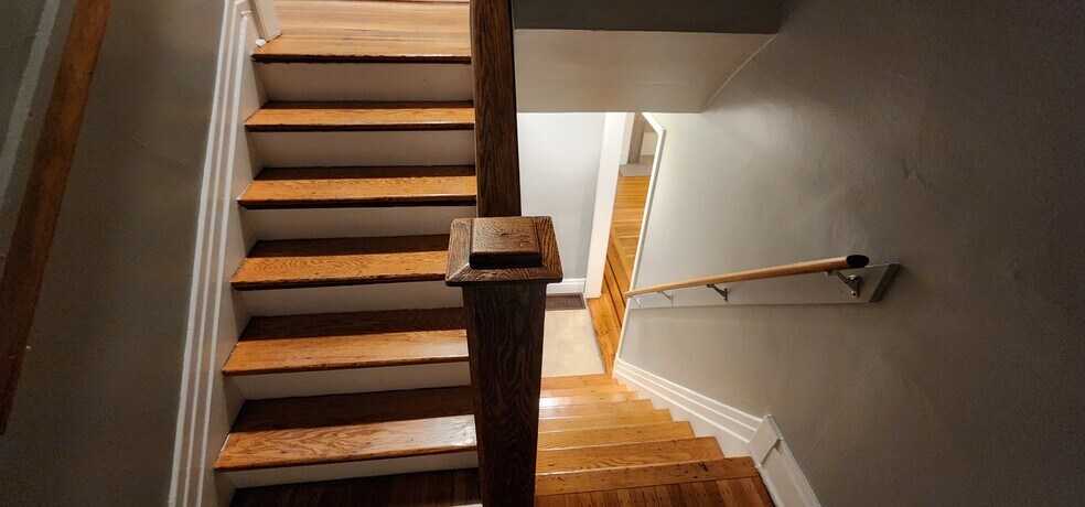 Building Photo - 204 Winspear Ave