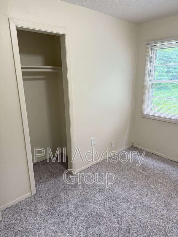 Building Photo - 412 SE 33rd Terrace