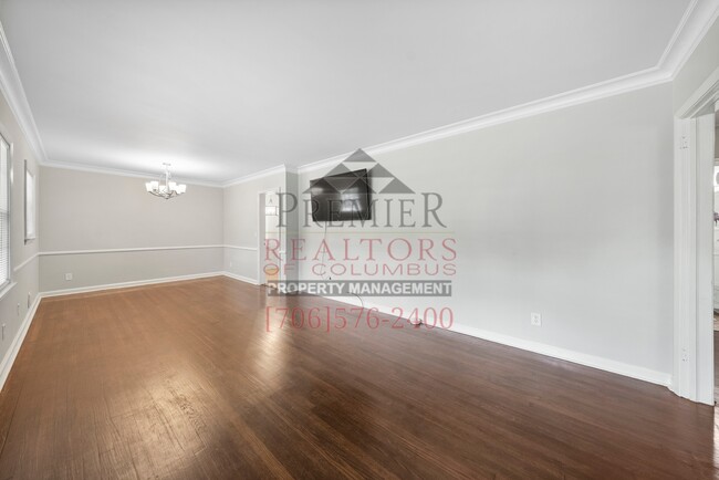 Building Photo - 4115 Lyn Dr
