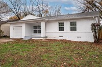 Building Photo - 1743 Summit St