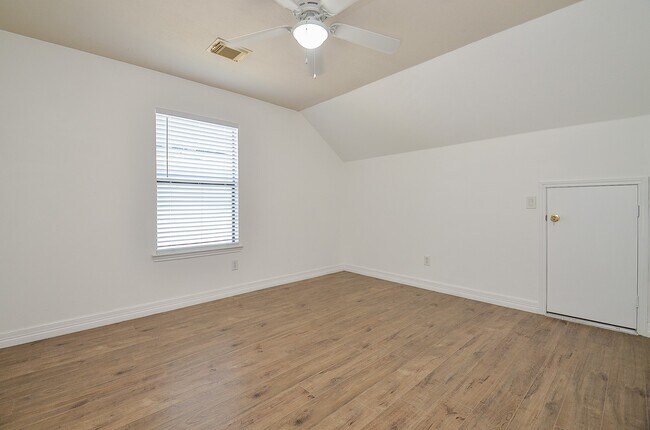 Building Photo - 21026 Bent Lake Dr