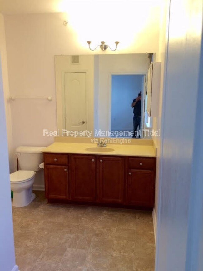 Building Photo - 920 Southmoor Dr