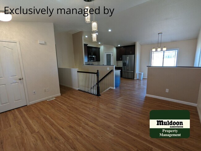 Building Photo - Spacious Updated Pueblo West Home! Pet Friendly!