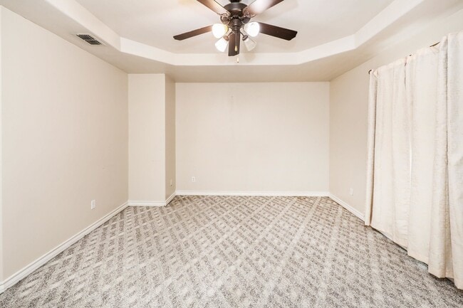 Building Photo - 1000 Ranchway Dr