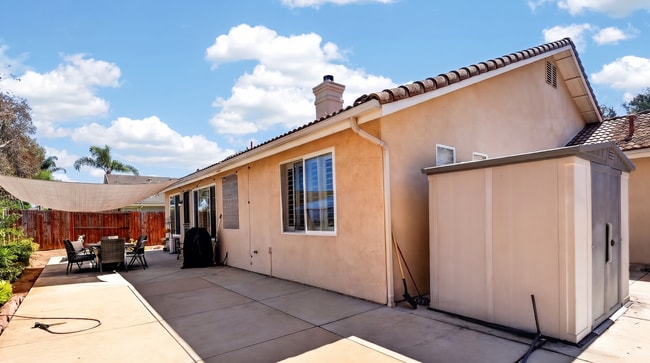 Building Photo - 1528 Knoll Park Glen