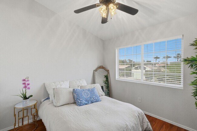 Building Photo - FURNISHED 2 Bedrooms plus den/loft & Private Pool