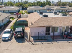 Building Photo - 2 Bed / 1 Bath Unit – Updated & Move-In Ready – Hemet