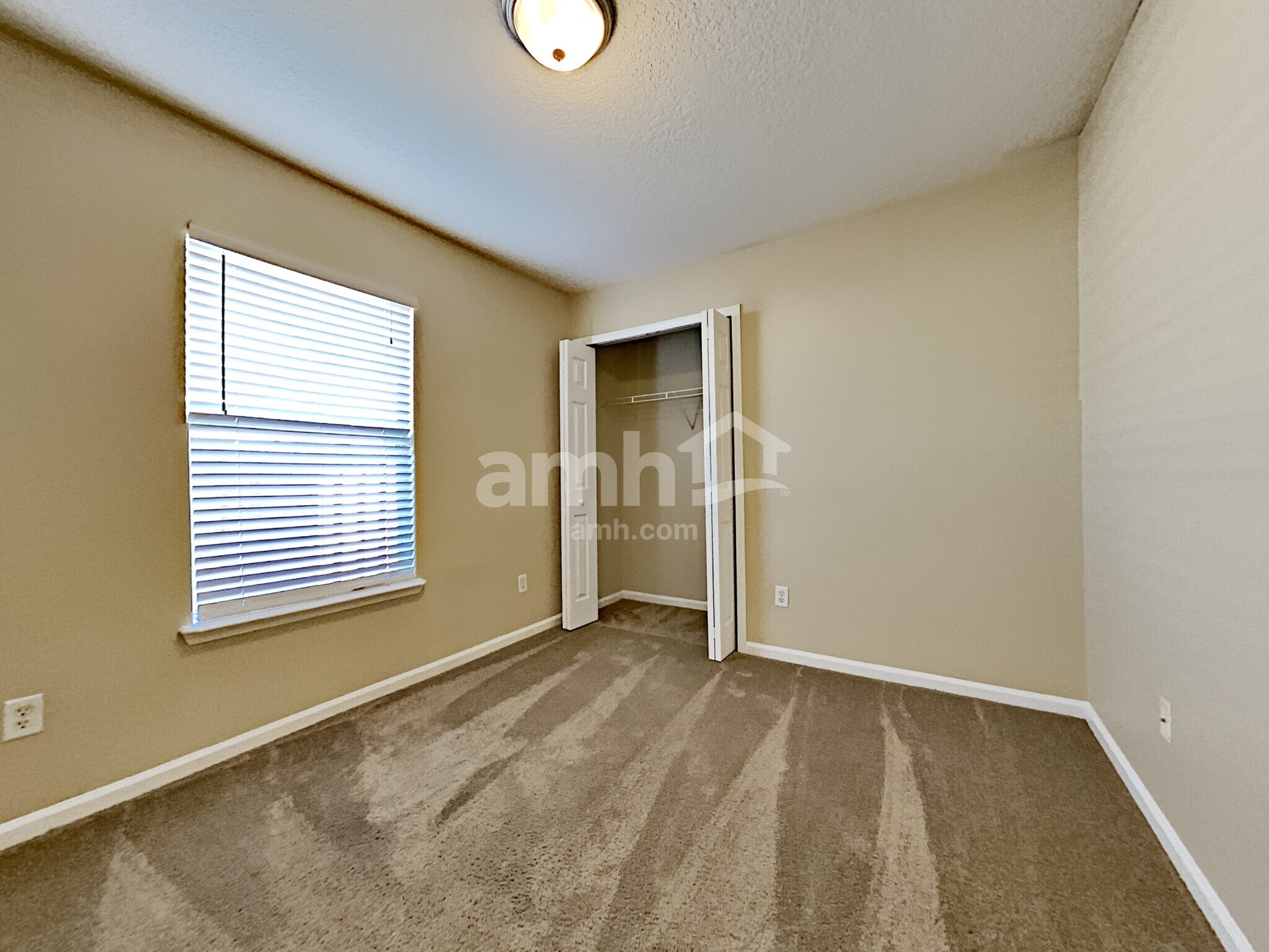 Building Photo - 3266 Woodglen Dr