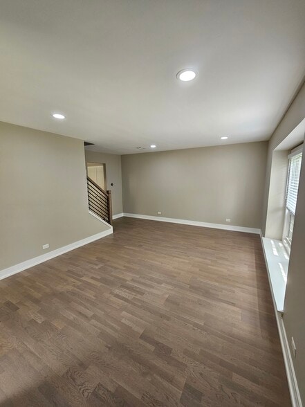 Building Photo - 627 Shaw Ct