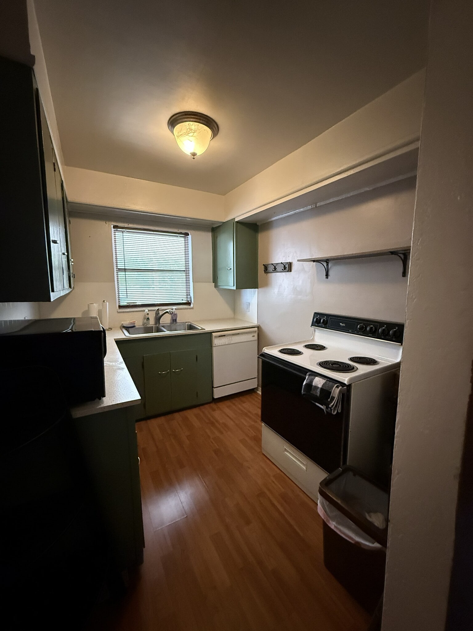 Kitchen - 4128 12th Ave N