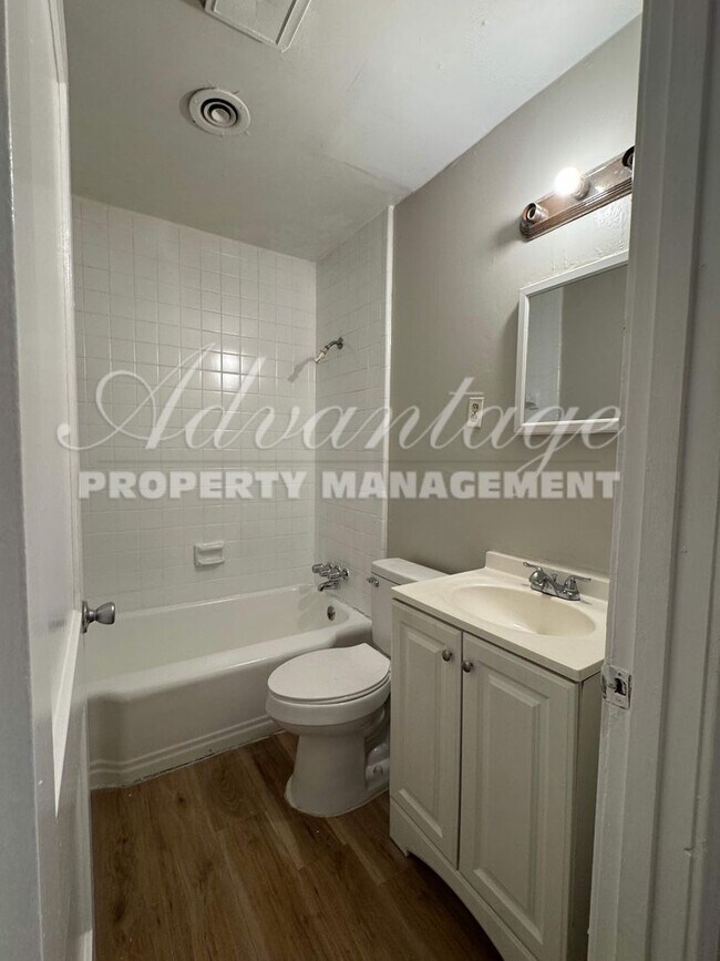 Building Photo - Charming 2 bedroom 1 bathroom home in Berc...