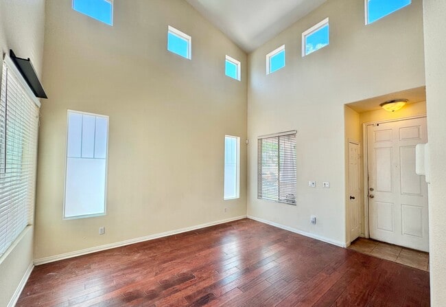Building Photo - 6039 Glowing Cottage Ct