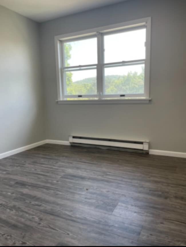 Building Photo - 223 Rundall Plz