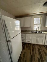 Building Photo - 305 S Western Ave