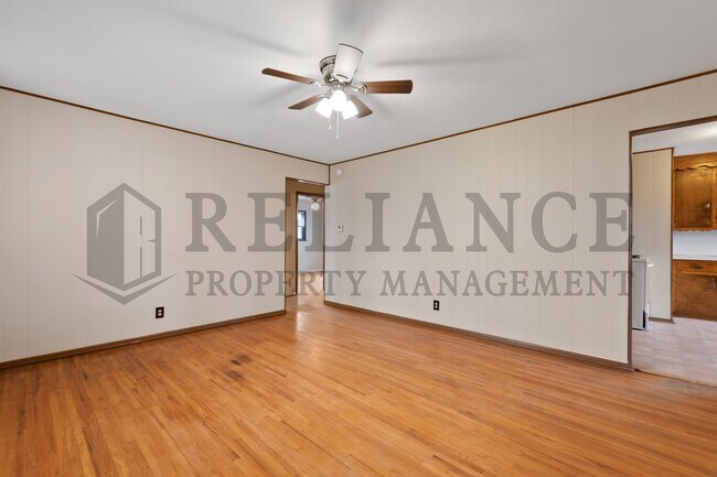 Building Photo - 3401 S Walnut St