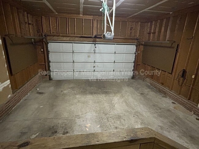 Building Photo - 106 Oak Spring Ct