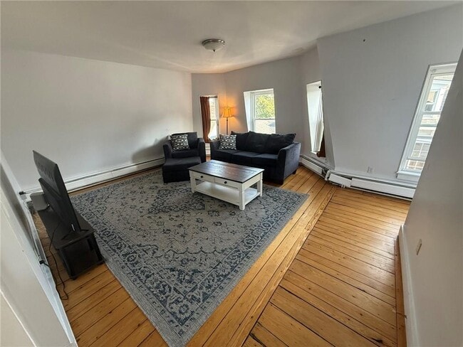 Building Photo - 33 Ann St