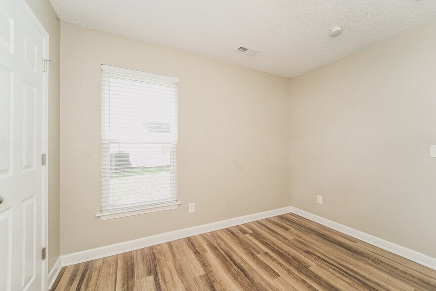 Building Photo - 3441 Braden Dr