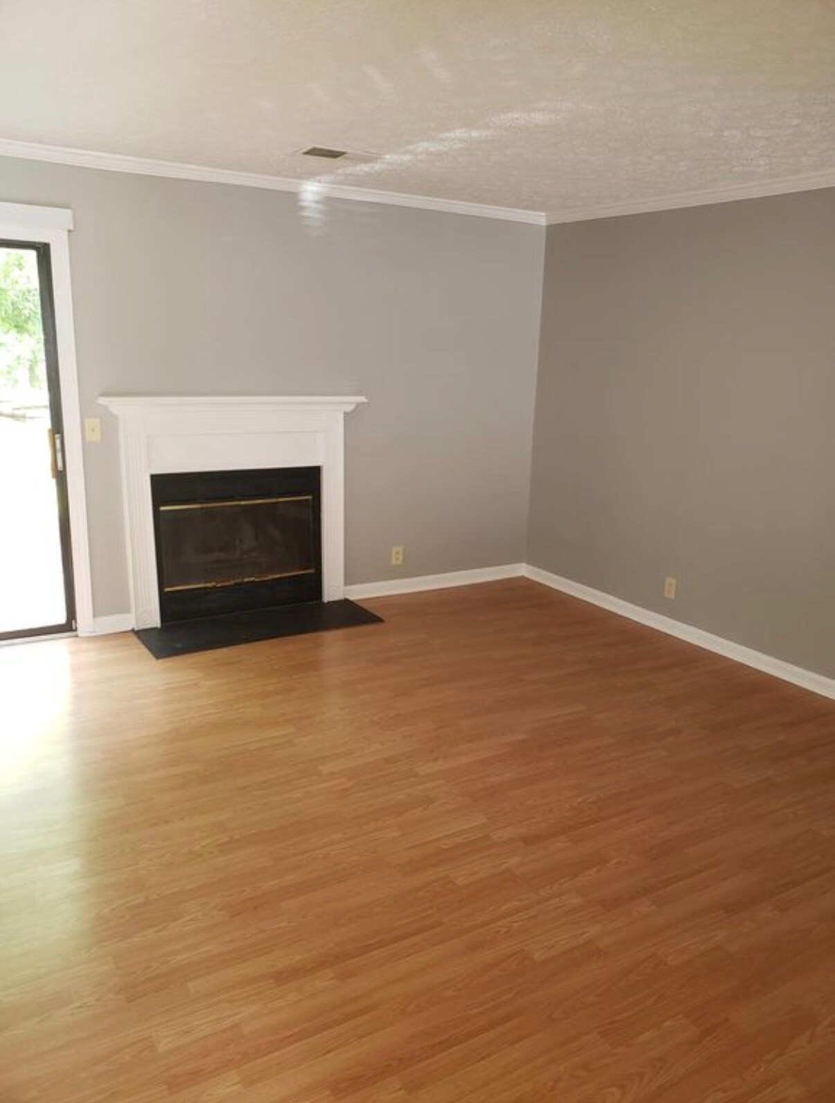 Building Photo - 445 Claircrest Dr