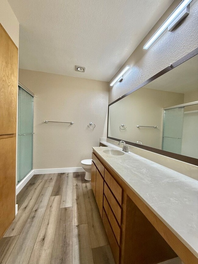 Building Photo - 2BD/2BA Condo in Gated Community | Private Balcony | Updated Interior - Santa Clara