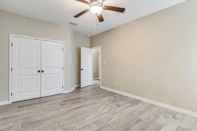Building Photo - 6537 Paddington Dr
