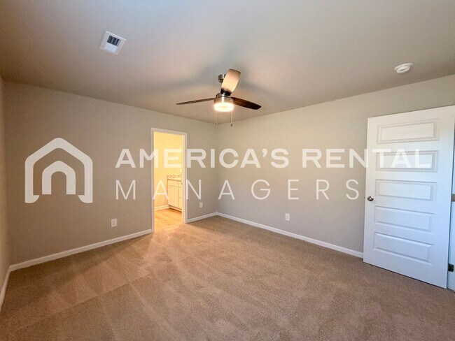 Building Photo - Modern Comfort Awaits in Mize Meadows Brand New Construction with Open Floor Plan!