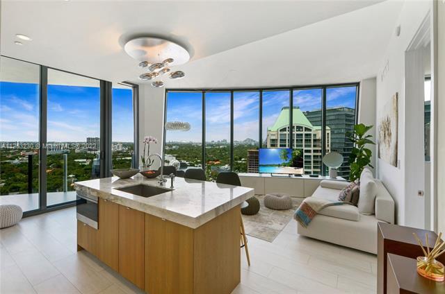 Building Photo - 2831 S Bayshore Dr