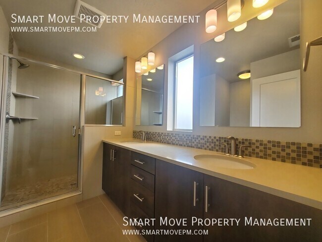 Building Photo - 3256 E Thoroughbred Ln