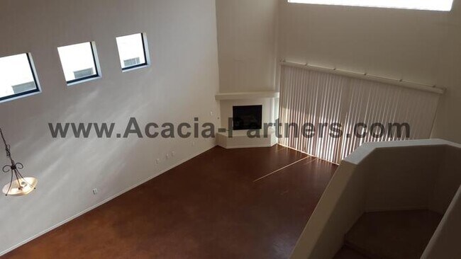 Building Photo - Large home in Red Adobe Pass