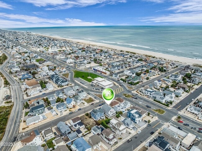 Building Photo - 111 7th Ave